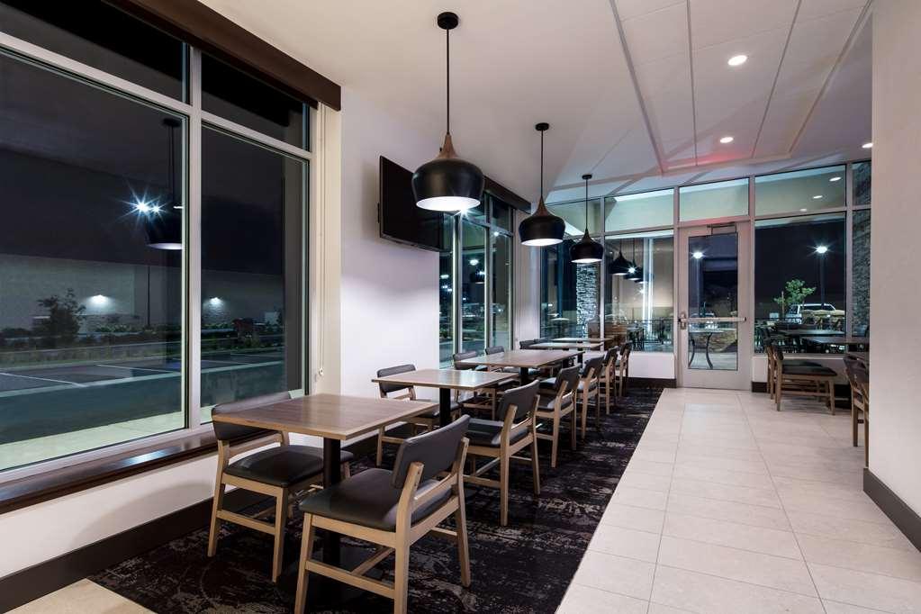 Hyatt Place Delano Restoran gambar