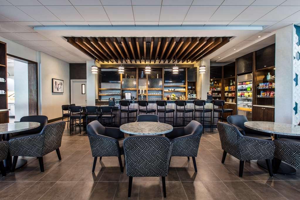Hyatt Place Delano Restoran gambar
