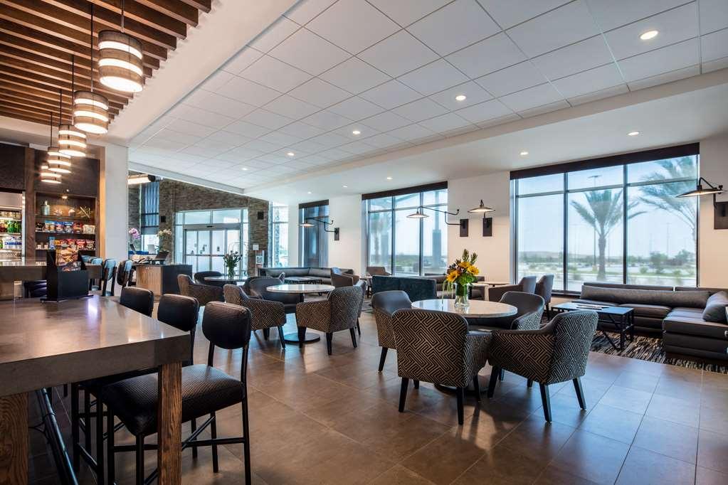 Hyatt Place Delano Restoran gambar